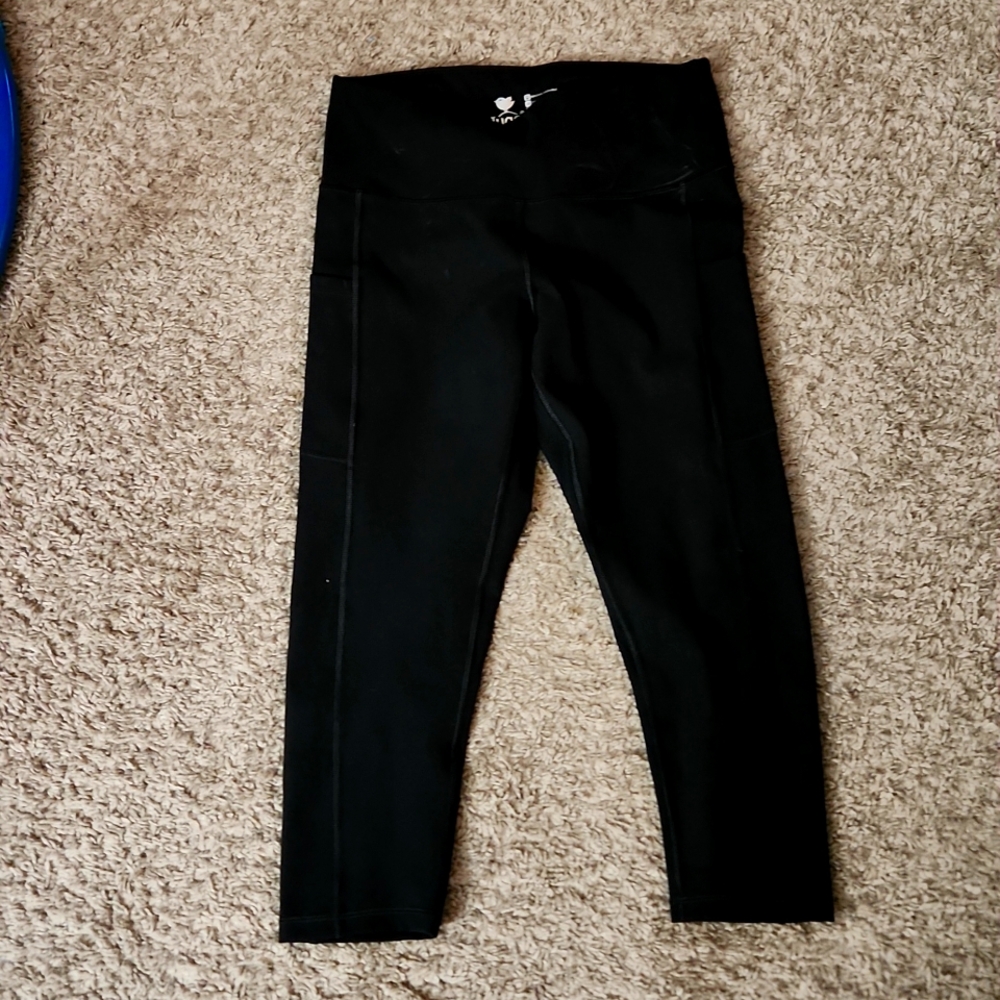 NWT Luga Legging Capri